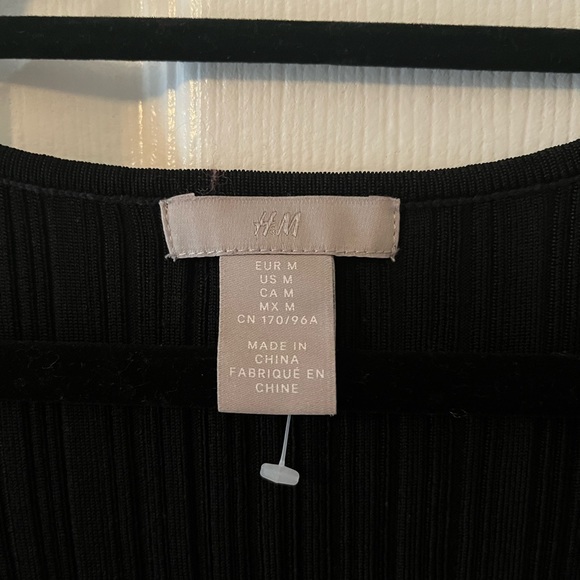 🖤H&M Black Ribbed Long Sleeve Sweetheart Neckline Top Winter Fall Size Medium🖤 - Picture 3 of 9